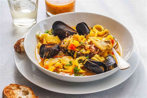  Bouillabaisse: Een Romige Zeevruchtensoep Met Het Pittige Aroma Van De Provence!