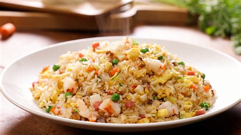  Crossing Cultures and Continents: Kunming Yangzhou Fried Rice: An Exquisite Symphony of Wok Hei and Umami Richness!