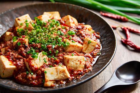  Mapo Tofu:  Is Deze Sichuanse Klassieker Met Z'n Pittige Saus En Zijdezachte Textuur De Ultieme Comfort Food?