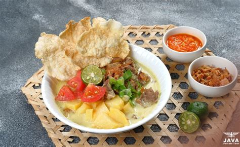  Soto Betawi! Een romige soep met een vleugje exotisme en een pittige kick!