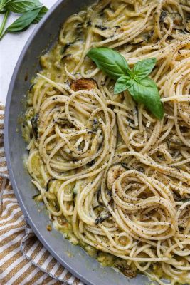  Spaghetti alla Nerano! Een romige droom van courgette en kaas met een vleugje zeelucht